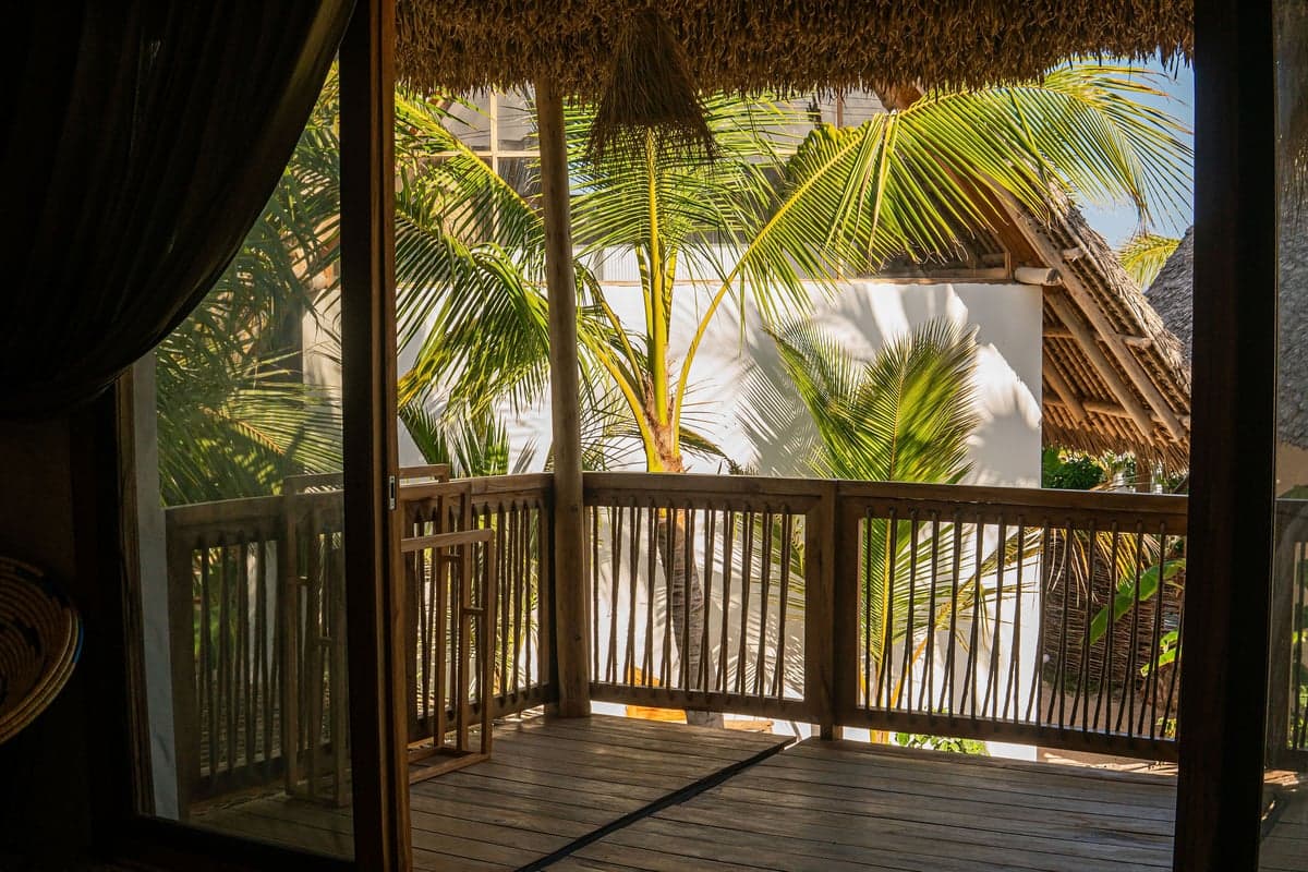 Studio with Balcony - Image 2